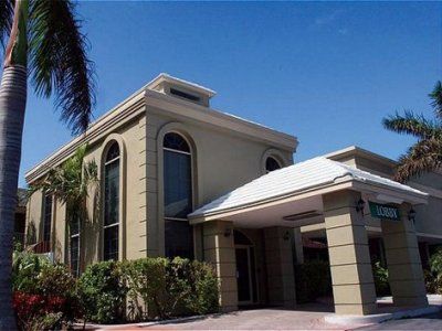 Hilton Garden / The Keys Collection Hotel 3*